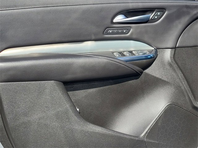 Used 2023 Cadillac XT4 Premium Luxury image 6