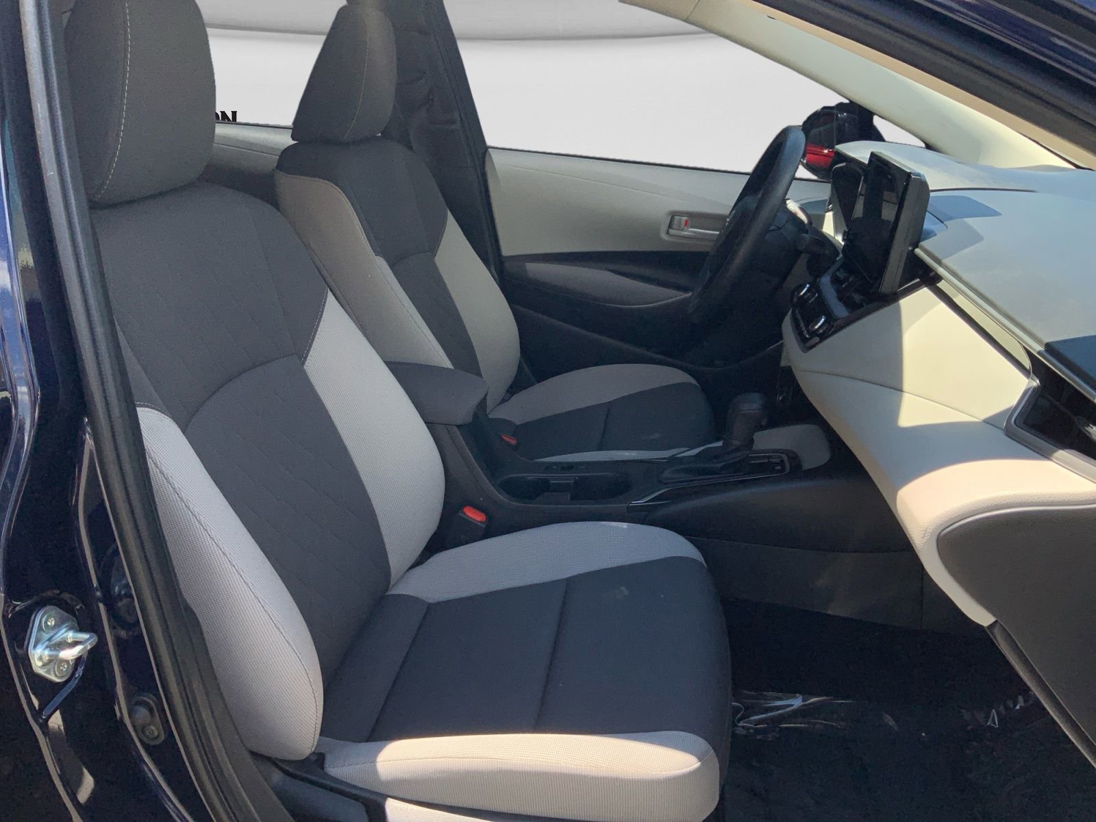 Used 2026 Toyota Corolla LE FWD image 11