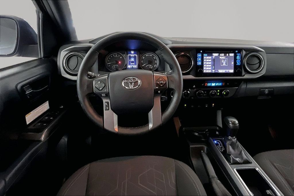 Used 2016 Toyota Tacoma TRD Off-Road w/ Premium & Technology Package image 8