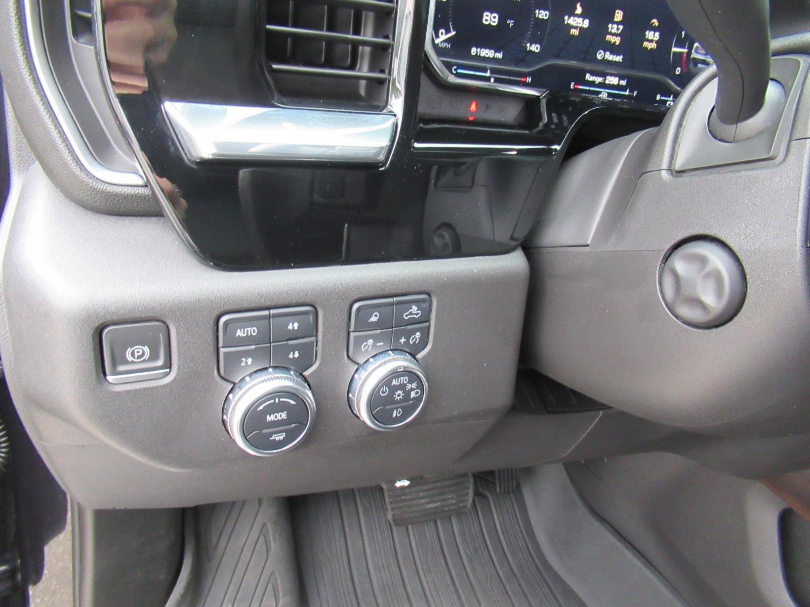 Used 2022 GMC Sierra 1500 SLT w/ SLT Premium Plus Package AWD/4WD image 22