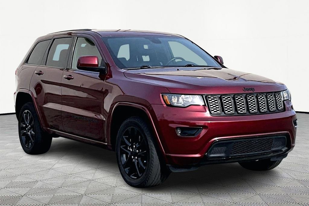 Used 2022 Jeep Grand Cherokee Laredo X image 2
