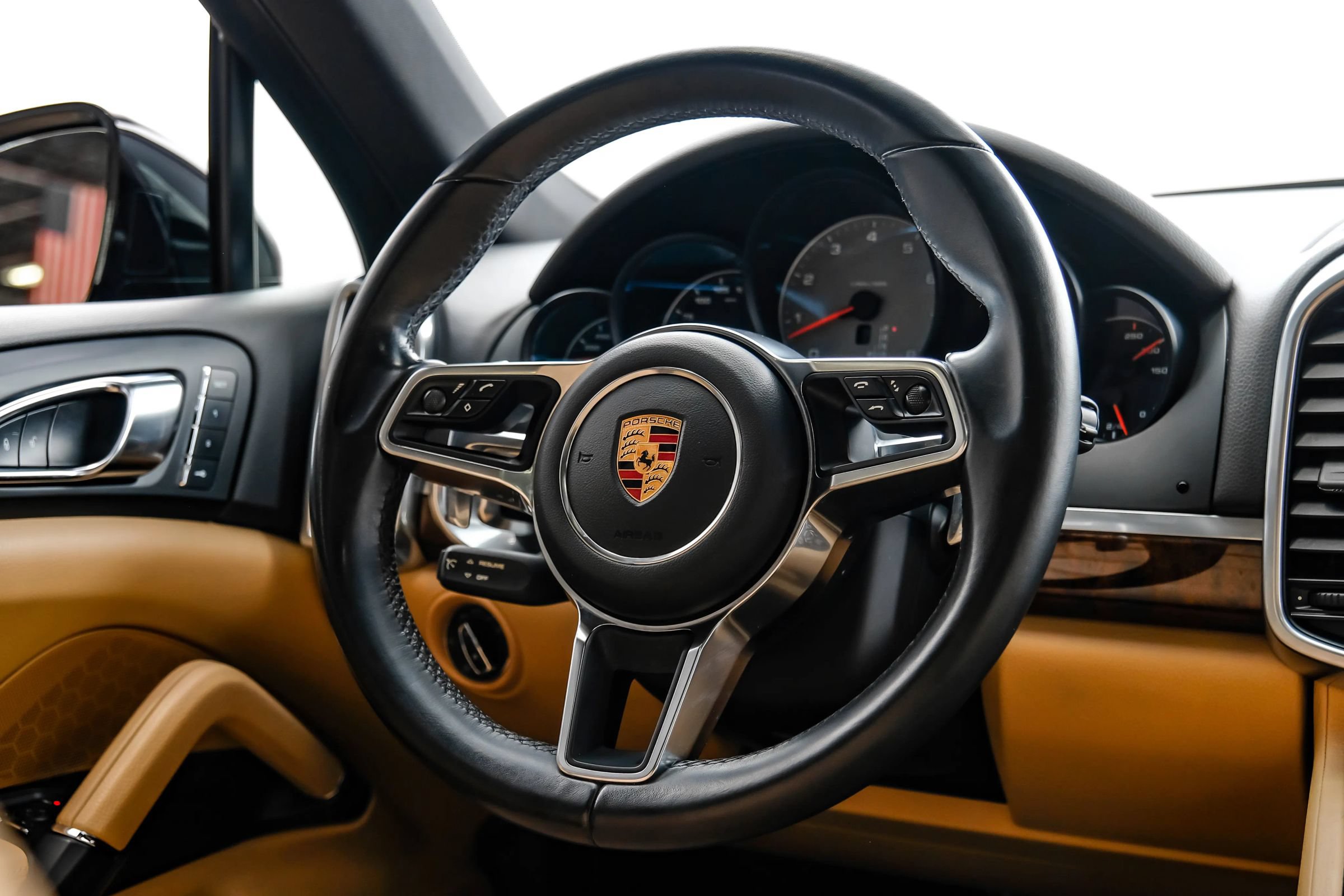 Used 2017 Porsche Cayenne S AWD/4WD image 14