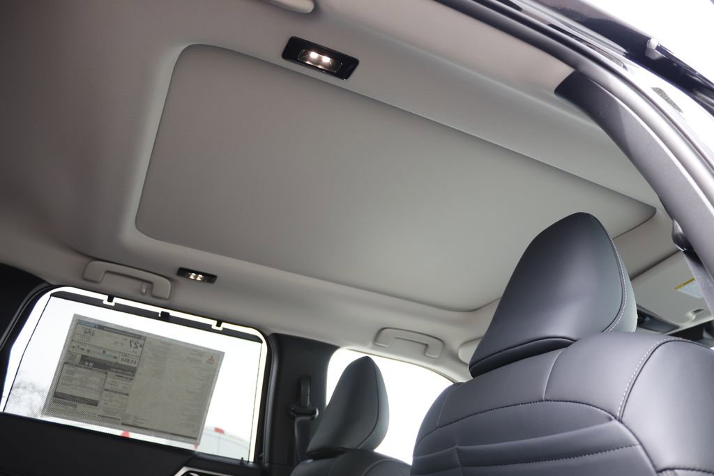 New 2026 Mitsubishi Outlander SEL image 26