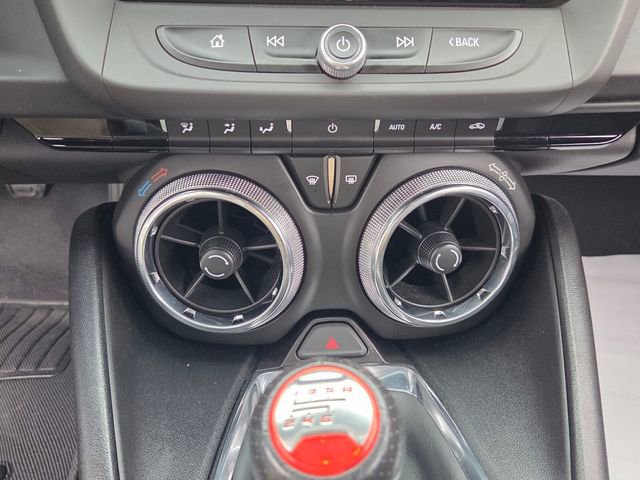 Used 2020 Chevrolet Camaro LT w/ Technology Package image 20