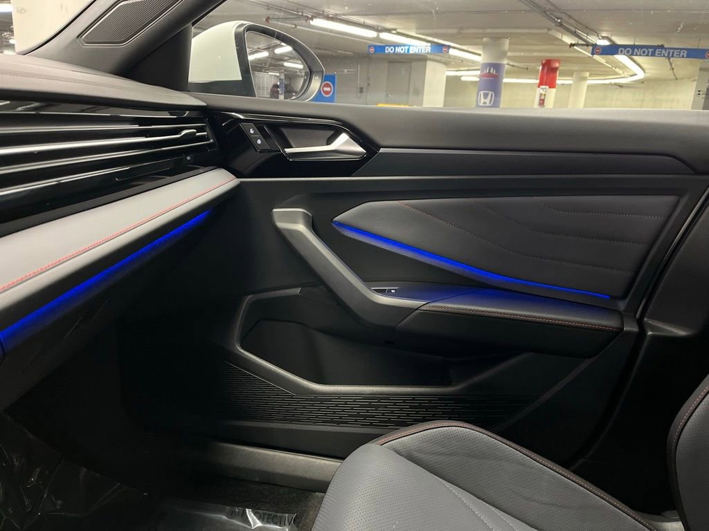 Used 2025 Volkswagen Jetta GLI Autobahn image 31