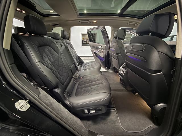 Used 2024 BMW X7 xDrive40i image 13