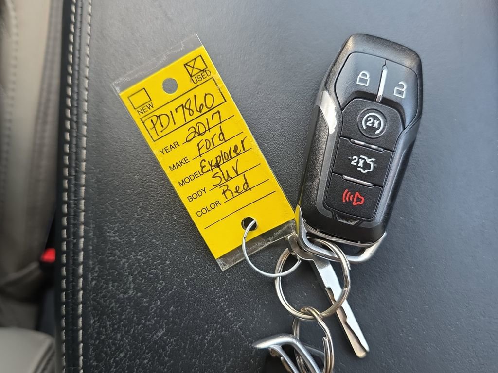 Used 2017 Ford Explorer Platinum AWD/4WD image 23