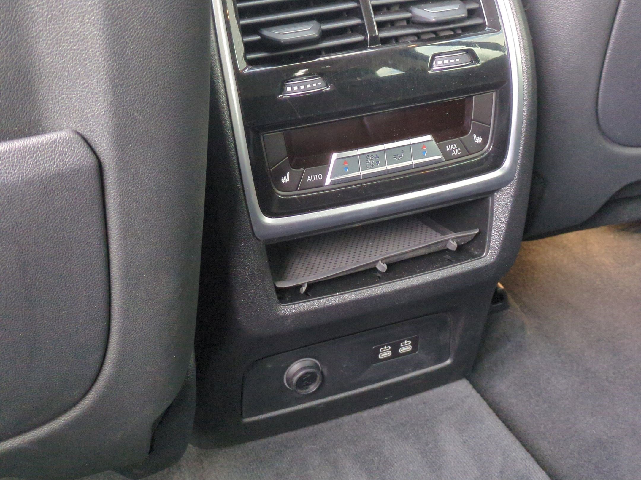 Used 2020 BMW X7 xDrive40i w/ Premium Package image 25