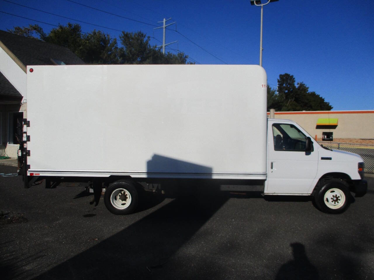 Used 2019 Ford E-450 and Econoline 450 Super Duty image 4