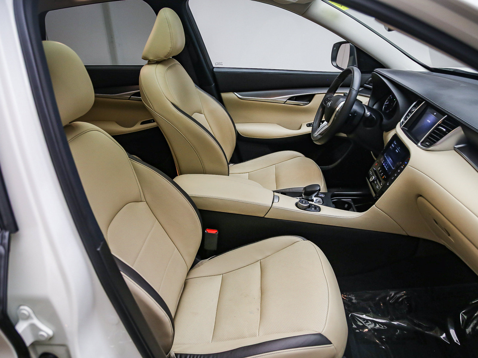 Used 2022 INFINITI QX50 Luxe FWD image 17