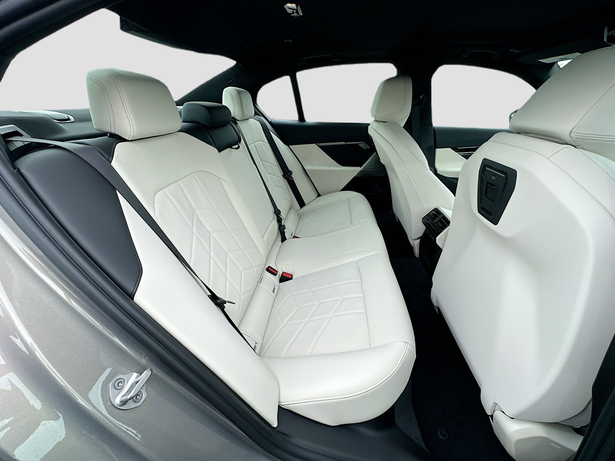 New 2026 BMW 530i w/ Convenience Package image 22