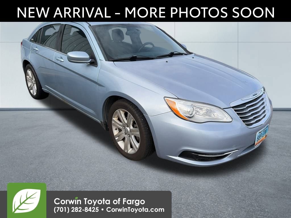 Used 2013 Chrysler 200 Touring w/ S Exterior Appearance Pkg