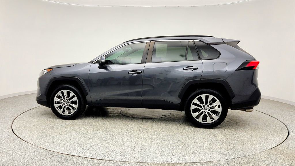 Used 2021 Toyota RAV4 XLE Premium image 8