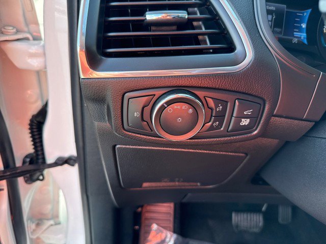 Used 2022 Ford Edge Titanium image 22