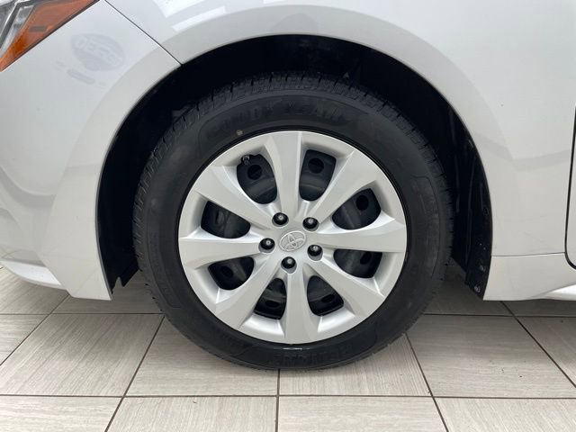 Used 2023 Toyota Corolla LE image 7