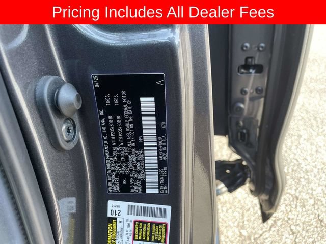Used 2025 Toyota Sienna Platinum AWD/4WD image 38