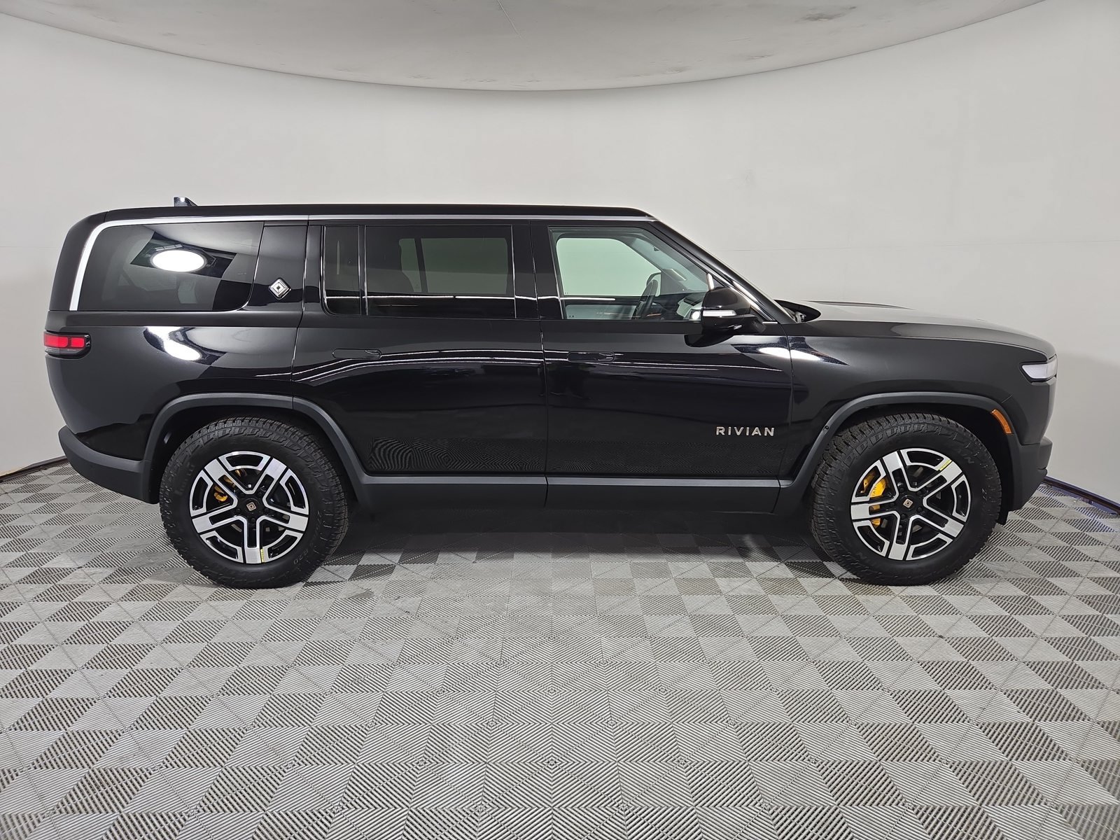 Used 2023 Rivian R1S Adventure Quad AWD/4WD image 6