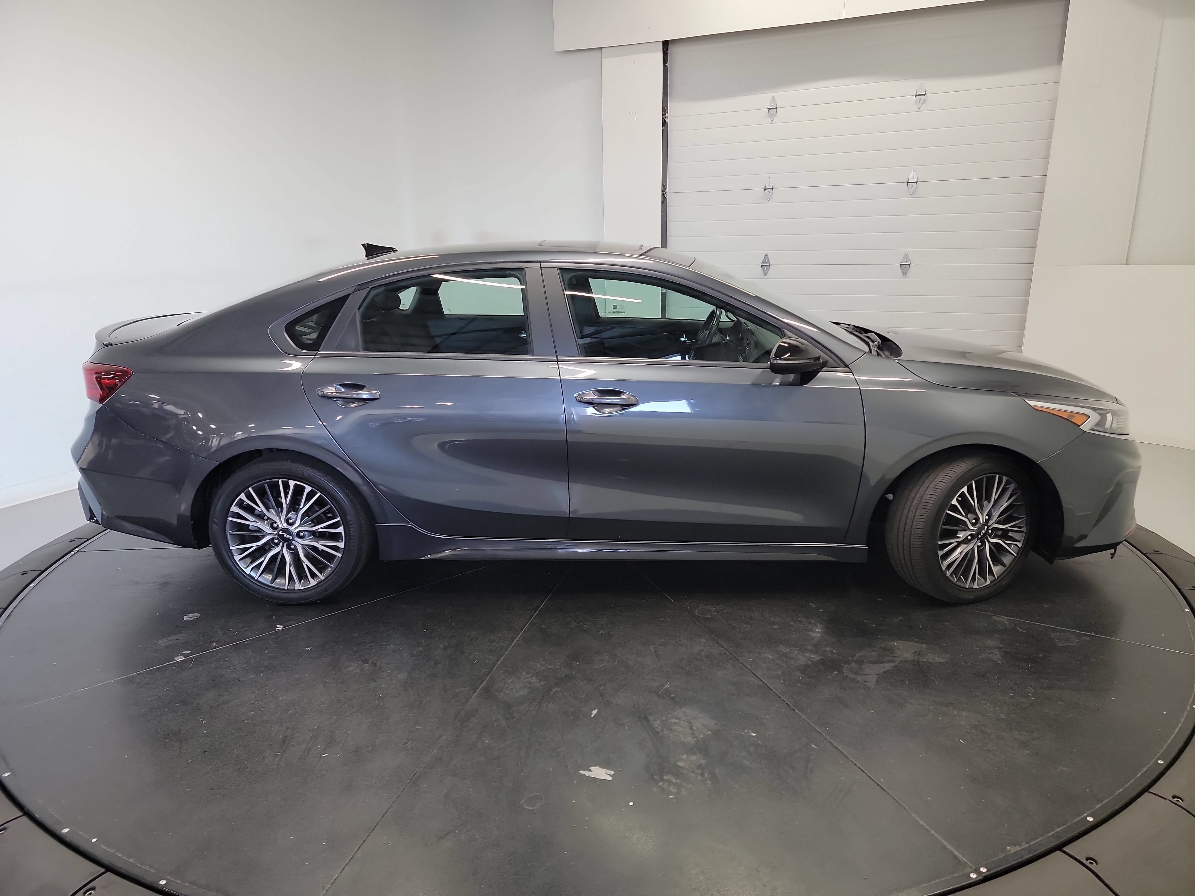 Used 2023 Kia Forte GT-Line w/ GT-Line Premium Package FWD image 19