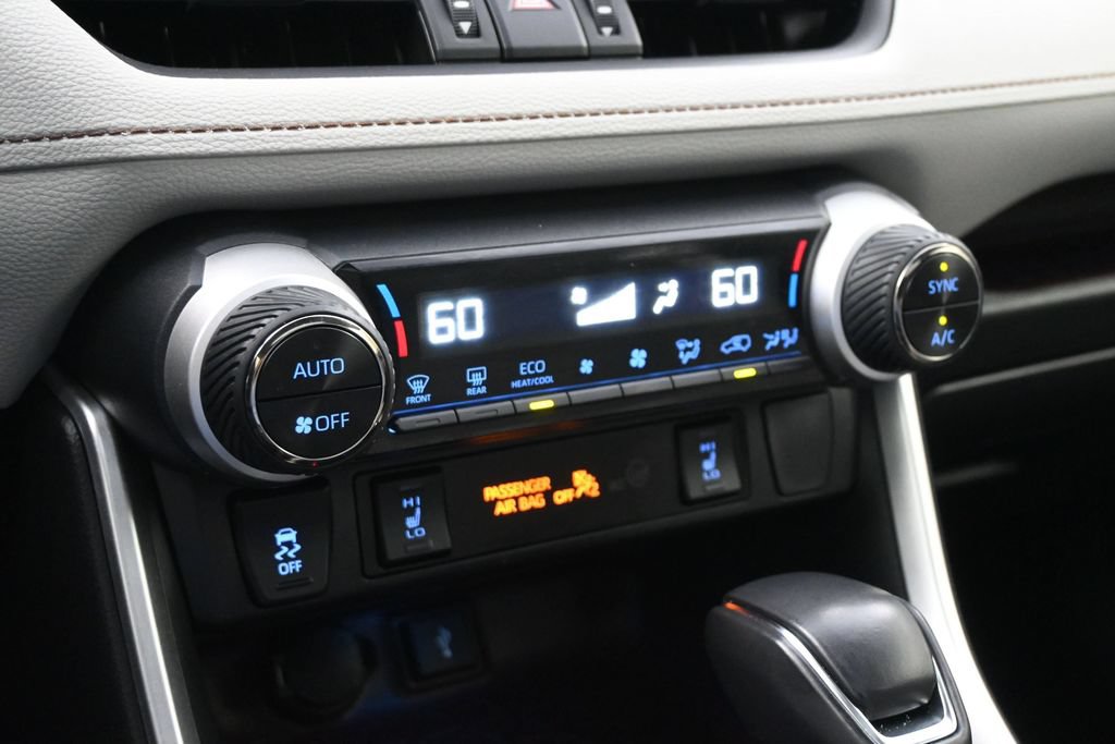 Used 2020 Toyota RAV4 Limited FWD image 14