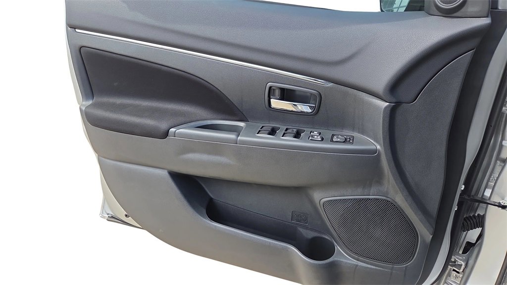 Used 2025 Mitsubishi Outlander Sport LE image 30