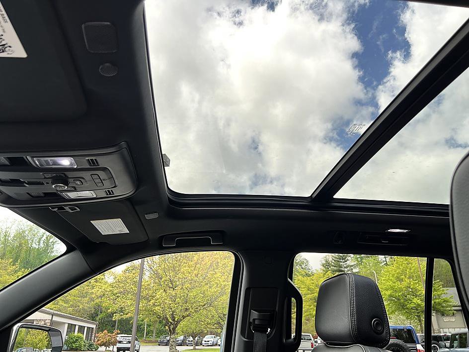 Used 2024 GMC Yukon Denali AWD/4WD image 20
