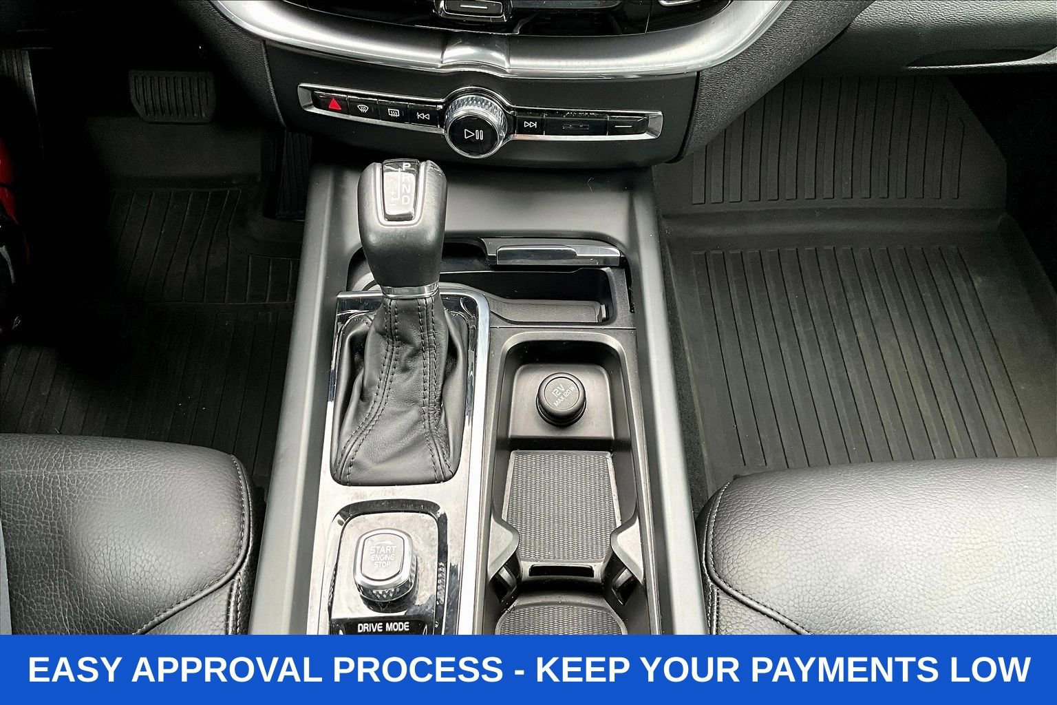 Used 2021 Volvo XC60 T5 Momentum w/ Premium Package image 18