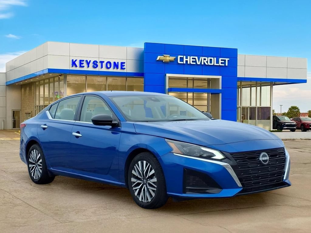 Used 2025 Nissan Altima 2.5 SV