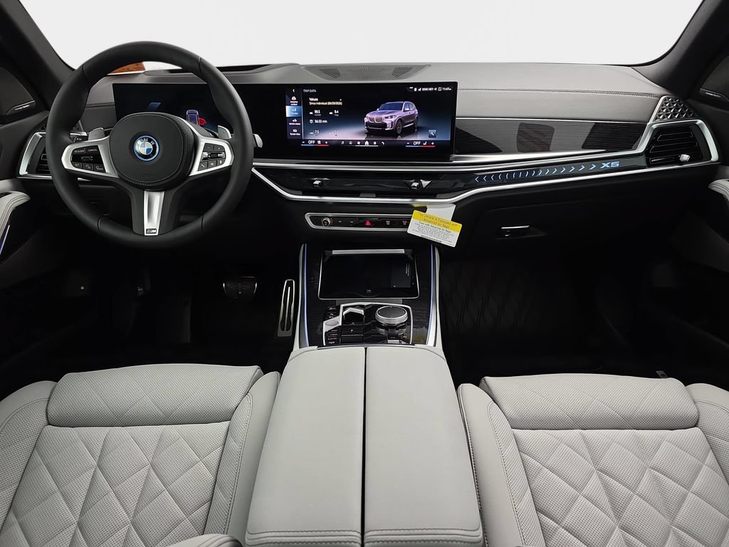 New 2026 BMW X5 xDrive50e w/ M Sport Package AWD/4WD image 10