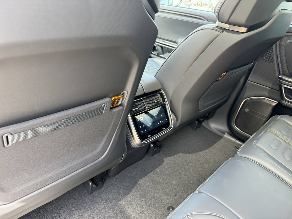 Used 2024 Rivian R1S Adventure AWD/4WD image 28