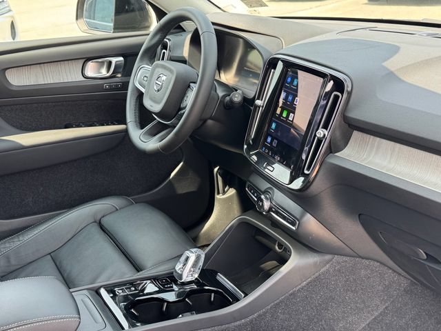 Used 2023 Volvo XC40 B5 Plus AWD/4WD image 10