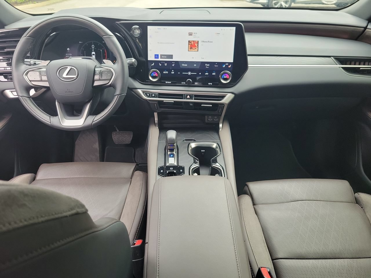 Used 2025 Lexus RX 350 FWD image 12