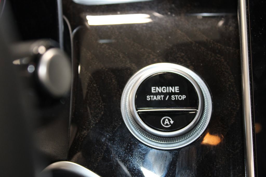 Used 2024 Mercedes-Benz GLC 300 4MATIC image 41