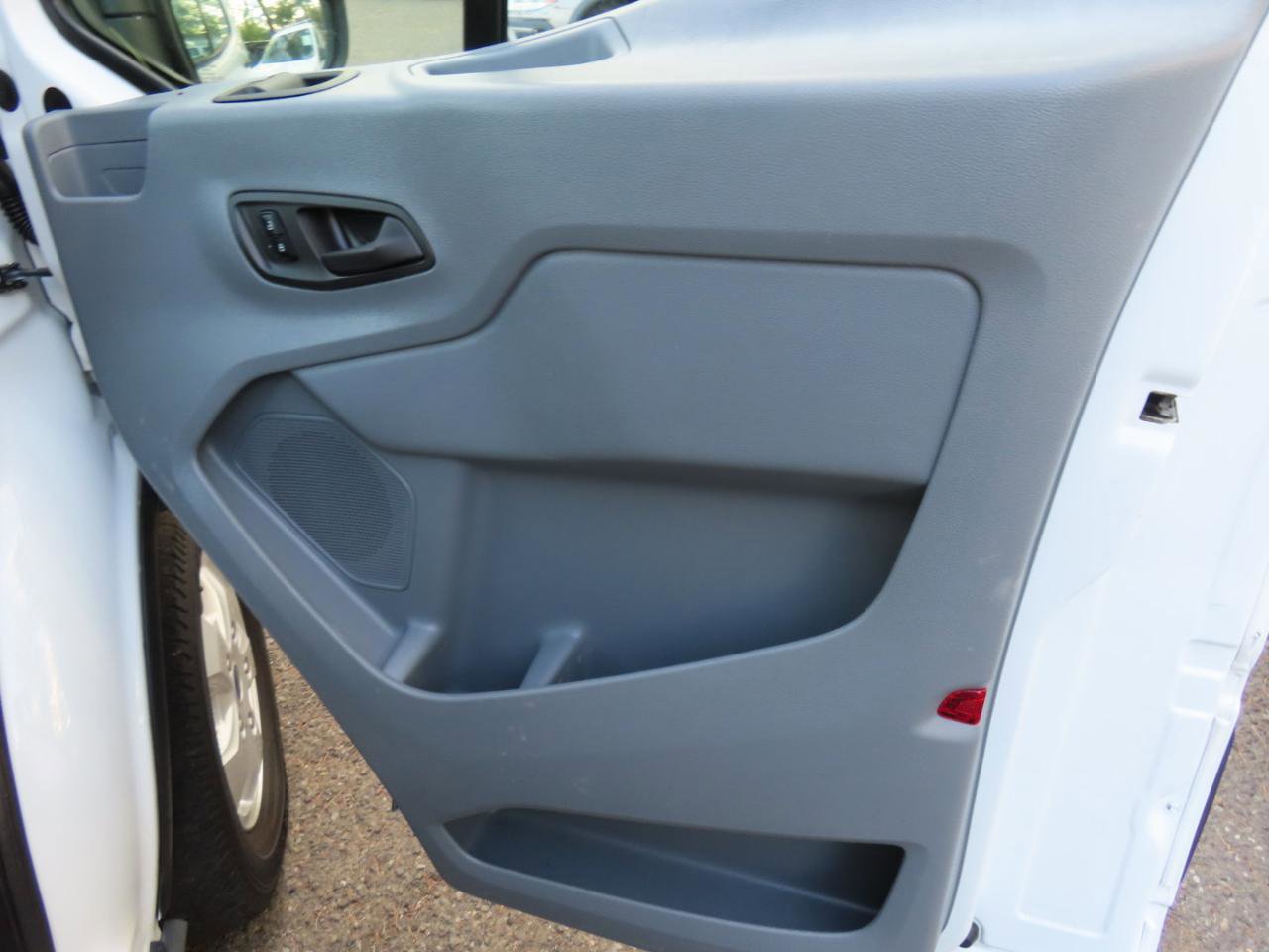 Used 2018 Ford Transit 250 130 Low Roof RWD image 19