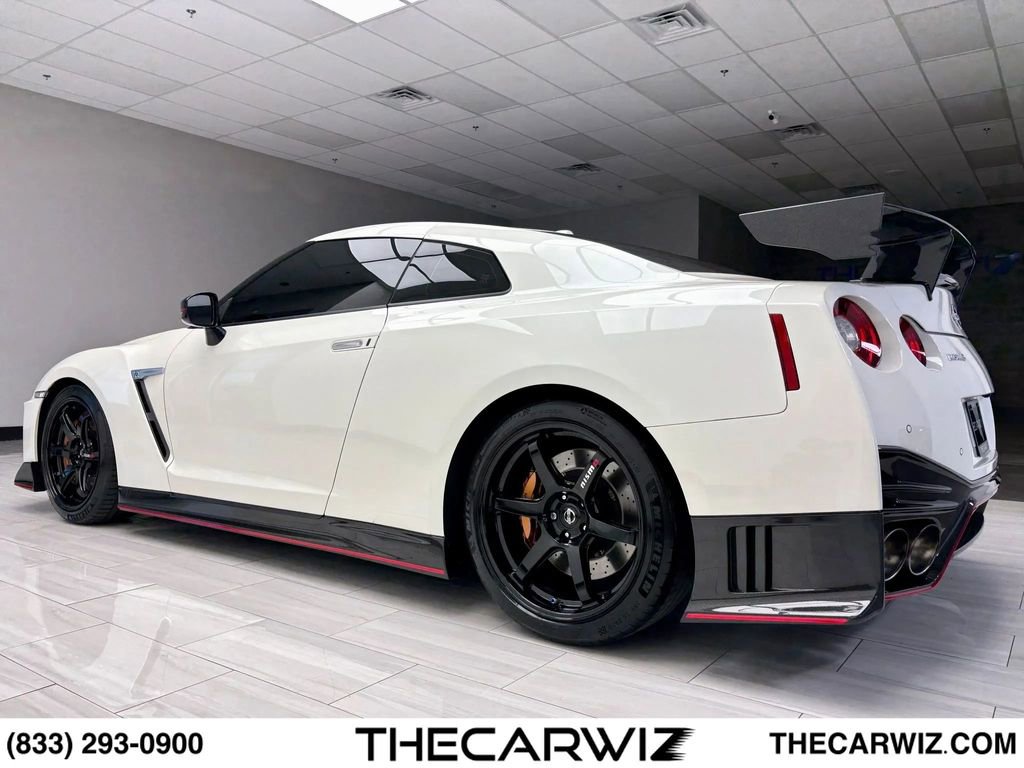 Used 2018 Nissan GT-R NISMO AWD/4WD image 24