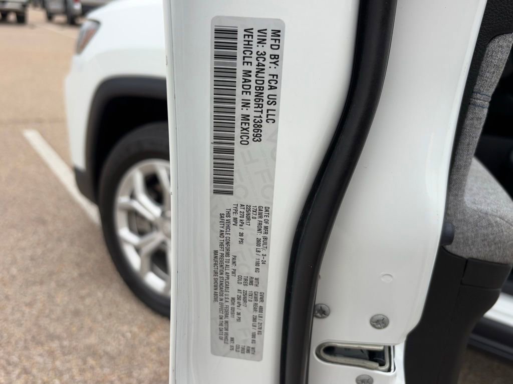 Used 2024 Jeep Compass Latitude AWD/4WD image 27