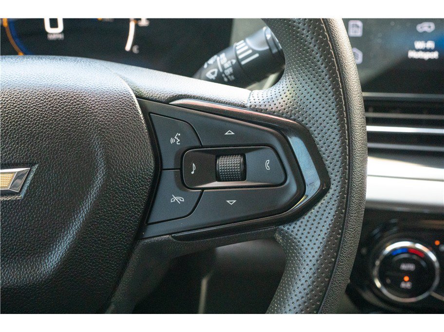 Used 2024 Chevrolet Trax LT FWD image 8