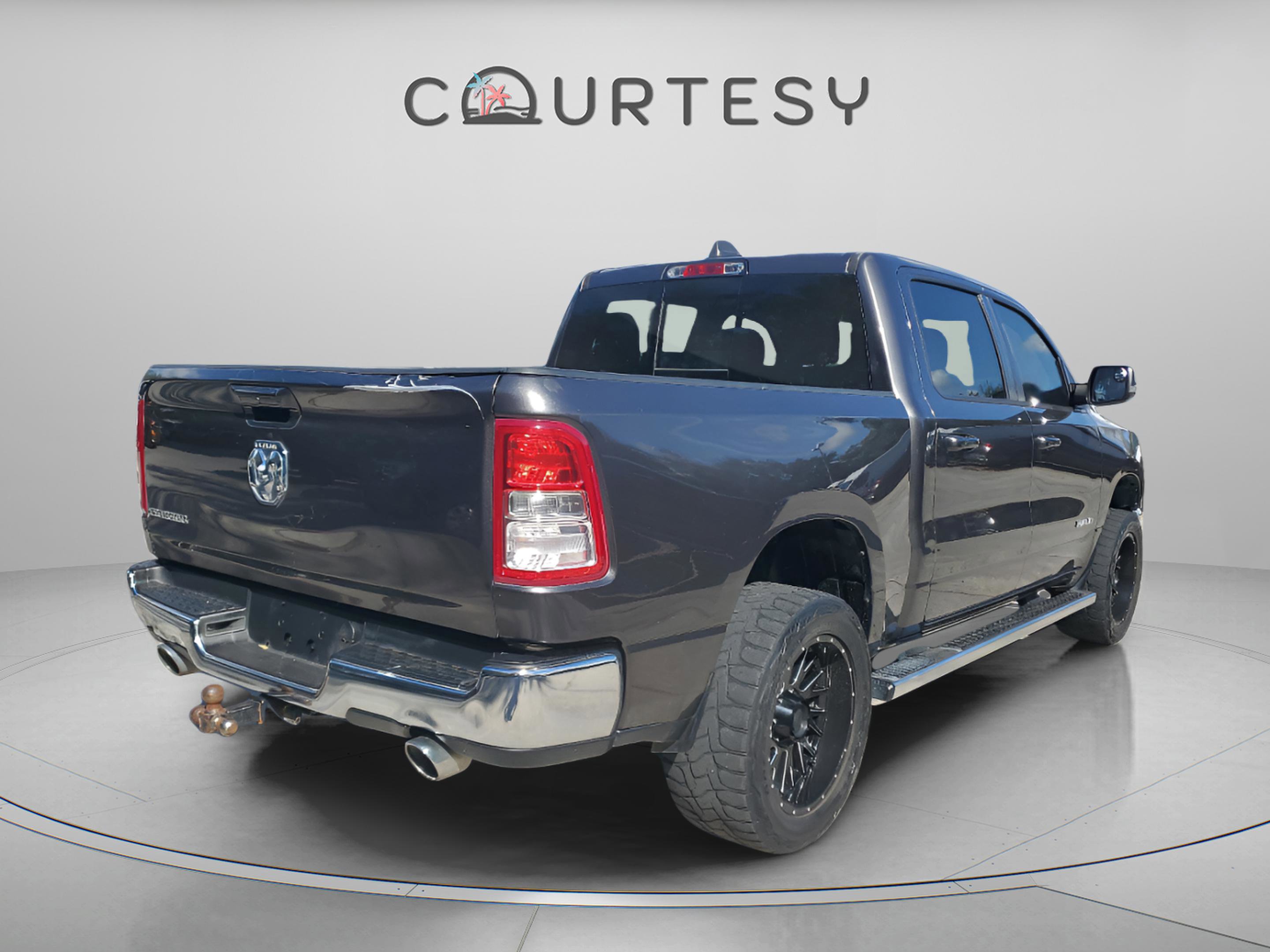 Used 2021 RAM 1500 Big Horn image 3