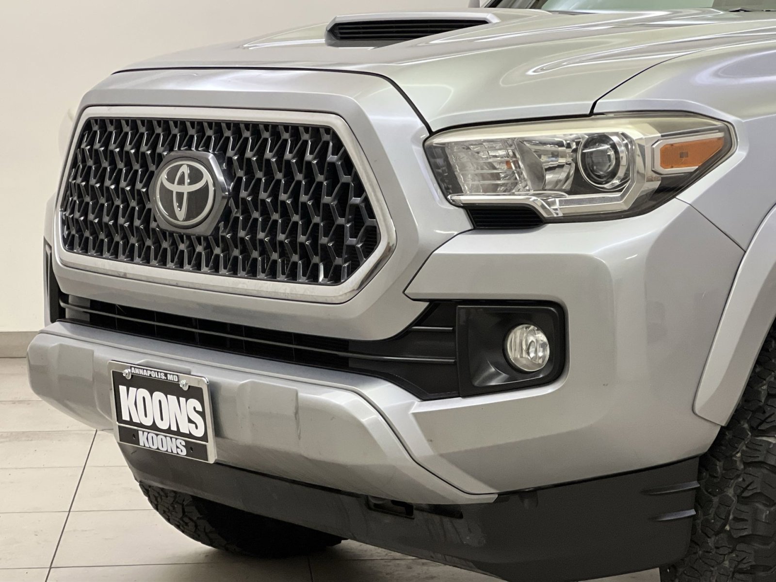Used 2016 Toyota Tacoma TRD Sport image 26