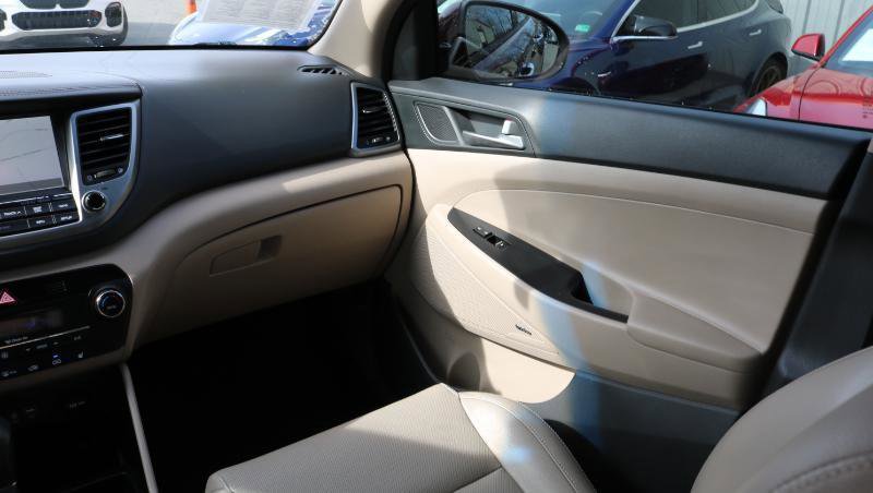 Used 2017 Hyundai Tucson Limited image 19