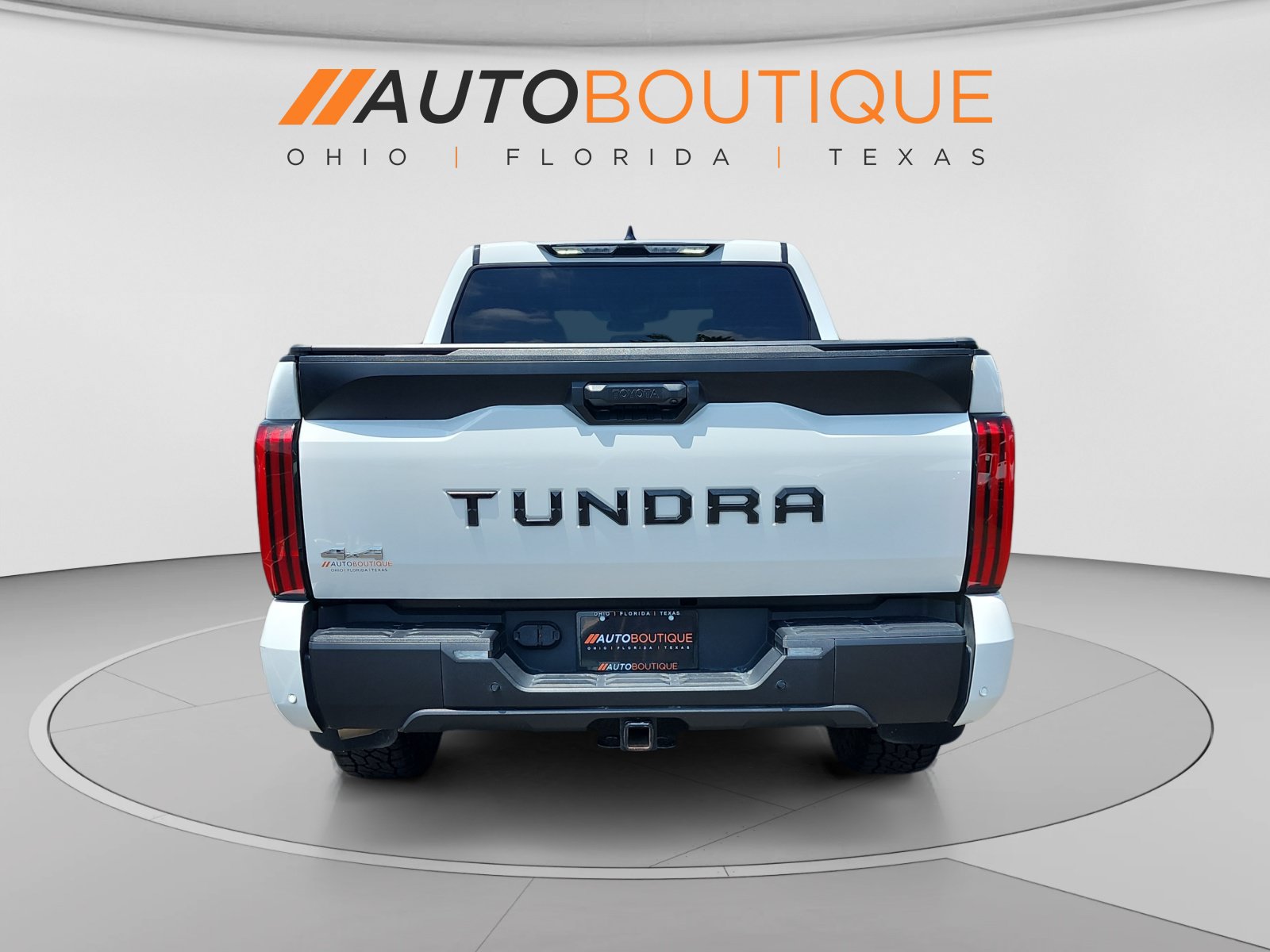 Used 2023 Toyota Tundra SR5 w/ SR5 Convenience Package AWD/4WD image 4