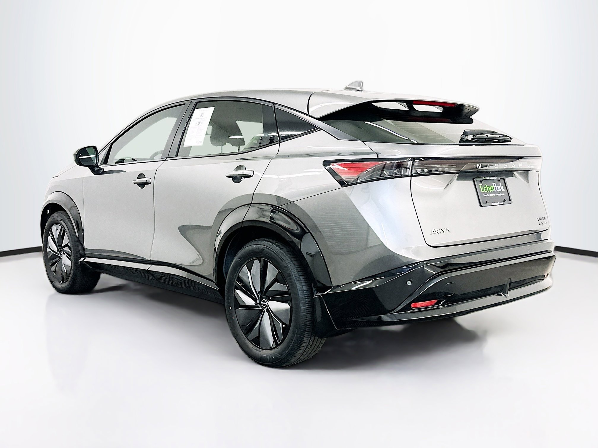 Used 2023 Nissan Ariya AWD image 5