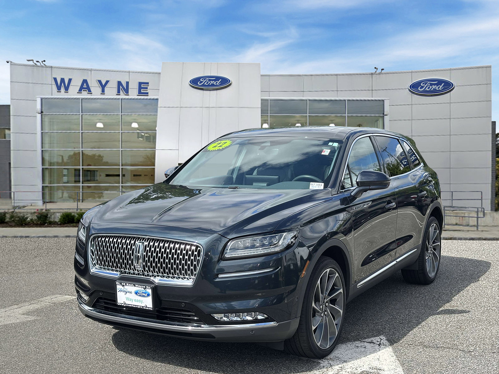 Used 2022 Lincoln Nautilus Reserve w/ Ultimate Package AWD/4WD image 2