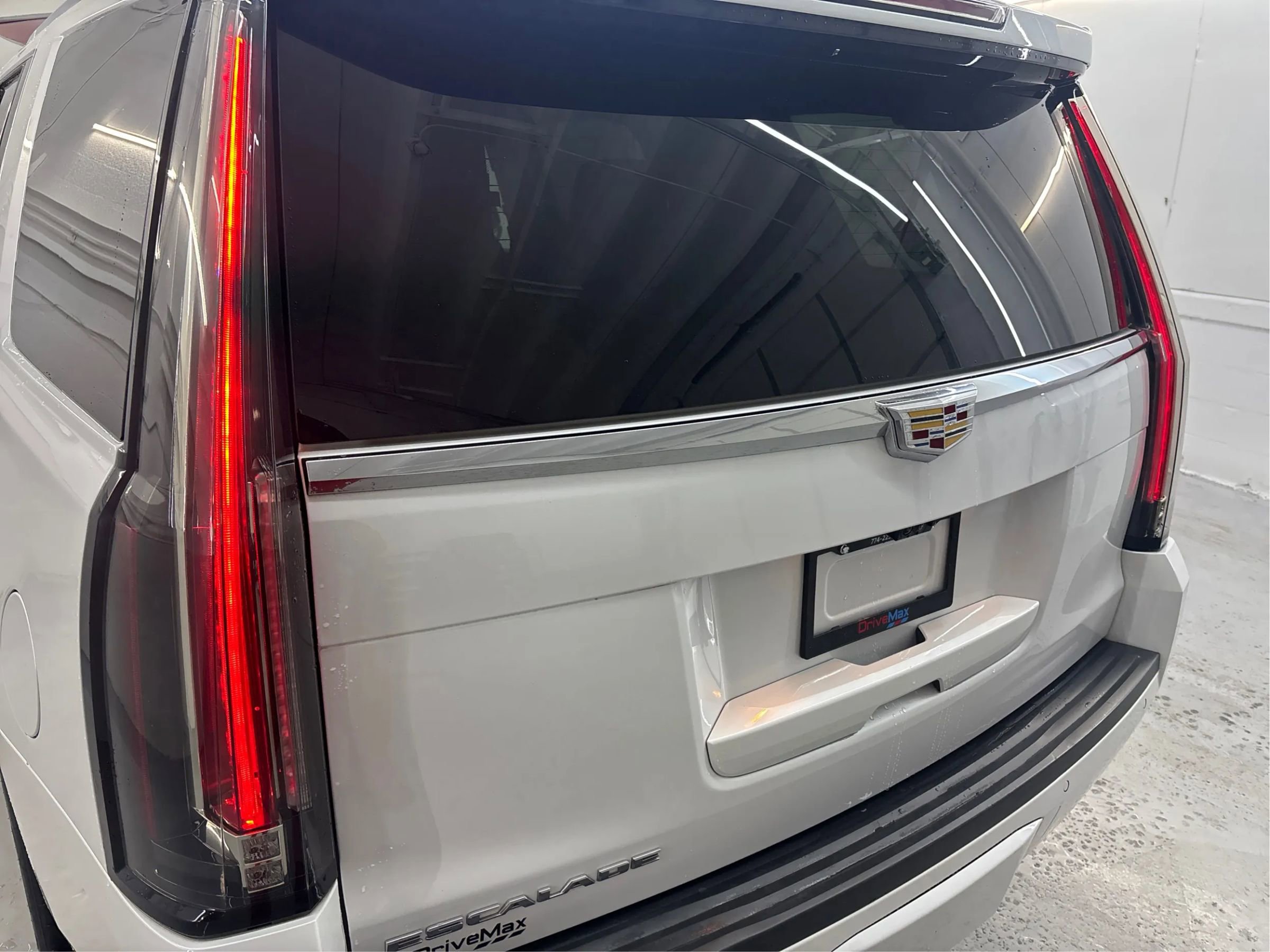 Used 2020 Cadillac Escalade Luxury image 35