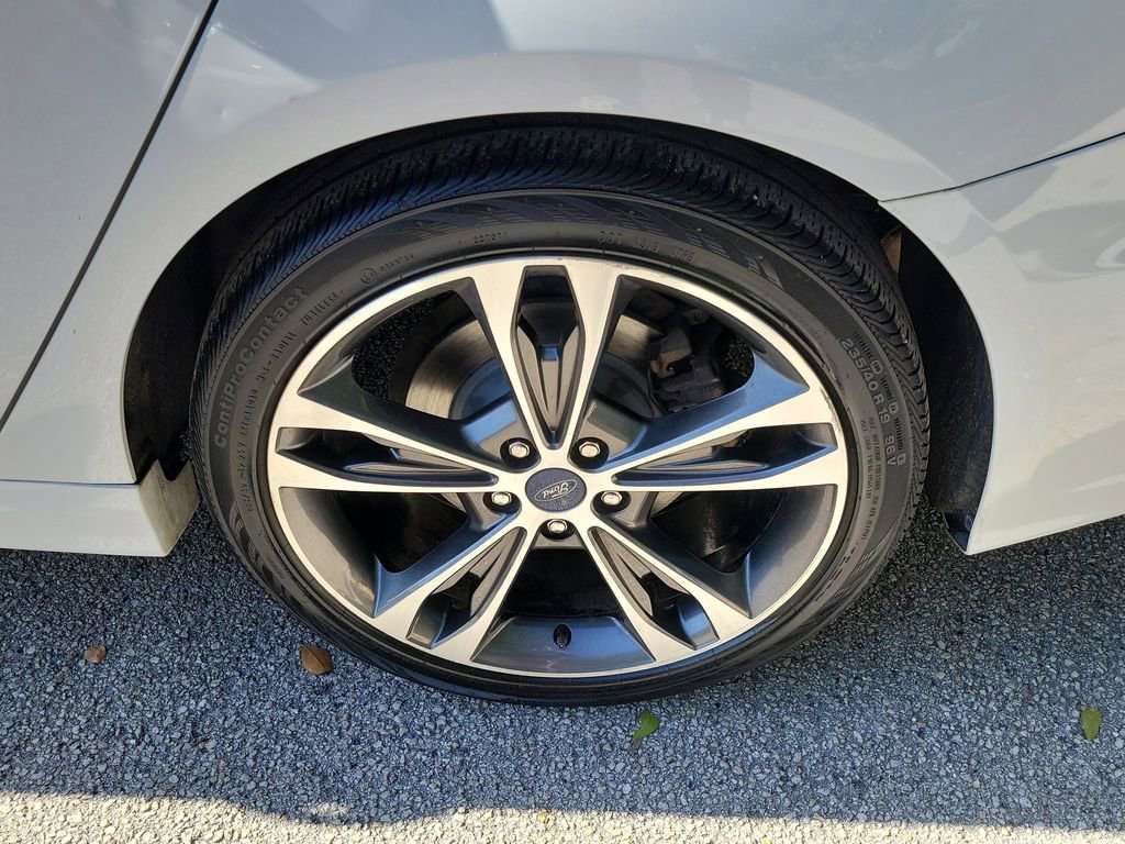 Used 2019 Ford Fusion Titanium image 9