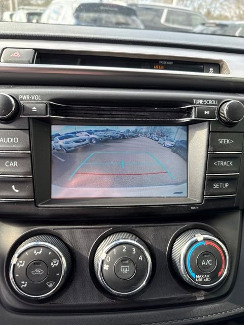 Used 2016 Toyota RAV4 LE image 14