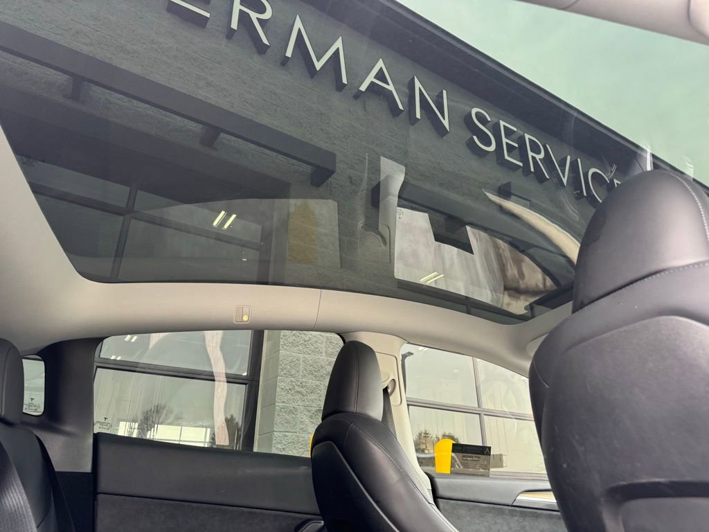 Used 2023 Tesla Model Y Long Range image 37