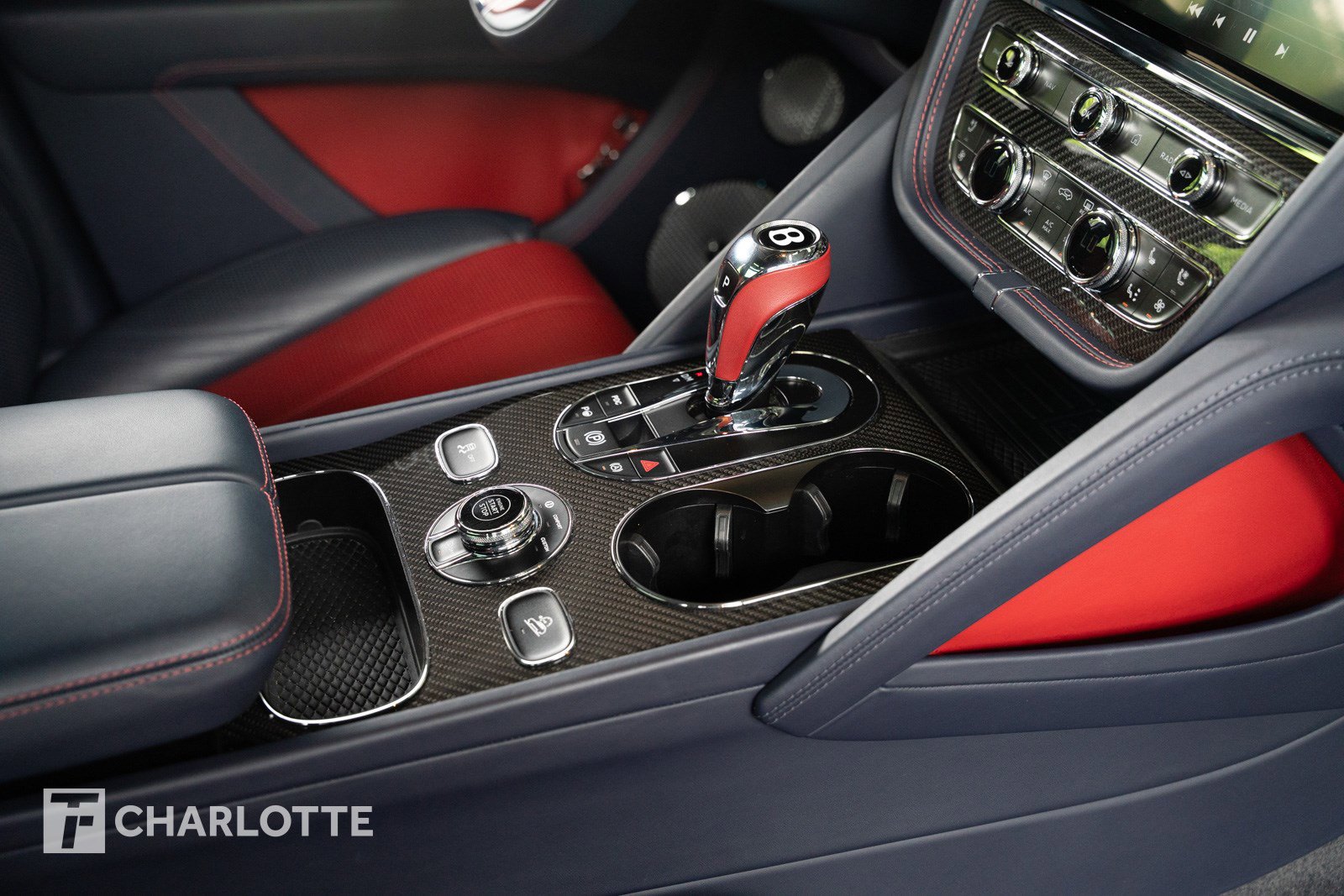 Used 2023 Bentley Bentayga Extended Wheelbase image 36