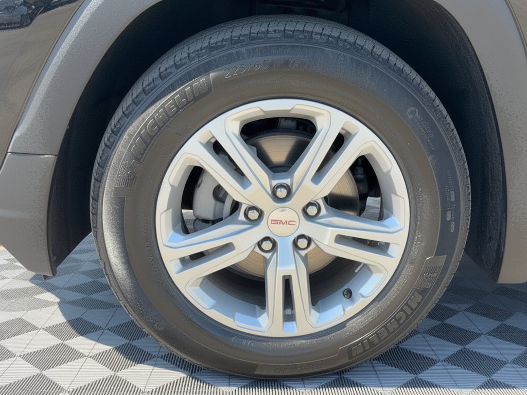 Used 2024 GMC Terrain SLE FWD image 13
