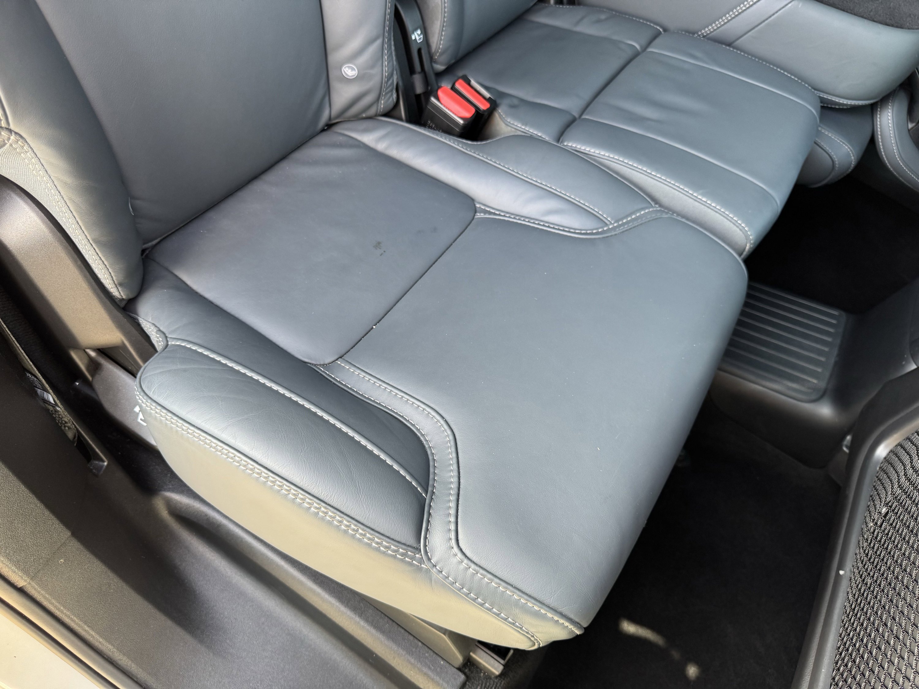 Used 2024 Volvo XC90 T8 Ultimate w/ Lounge Package image 56