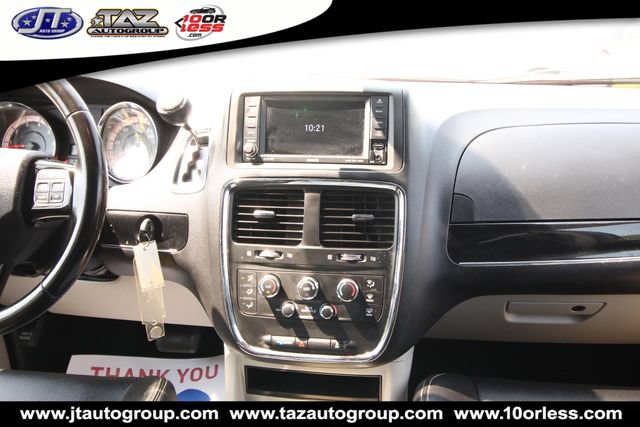 Used 2020 Dodge Grand Caravan SXT FWD image 17